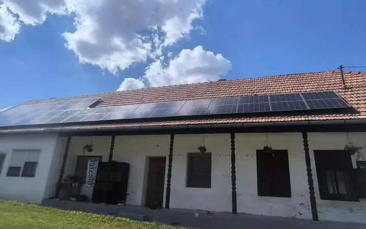 Napelem + tároló rendszer, Mucsi