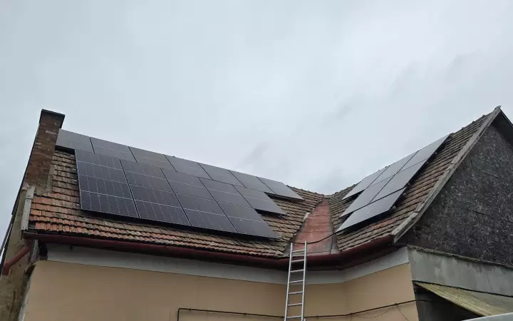 Napelem + tároló rendszer, Magyarcsanád