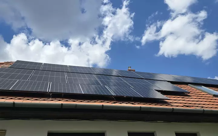 Napelem + tároló rendszer, Ballószög