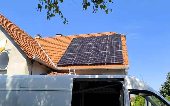 Napelem + tároló rendszer, Bölcske