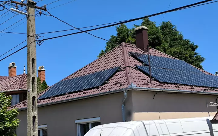 Napelem + tároló rendszer, Derecske
