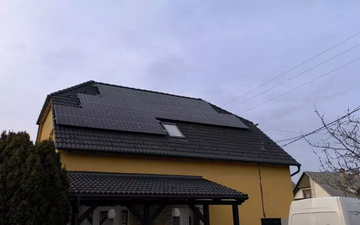 Napelem rendszer, Kecskéd