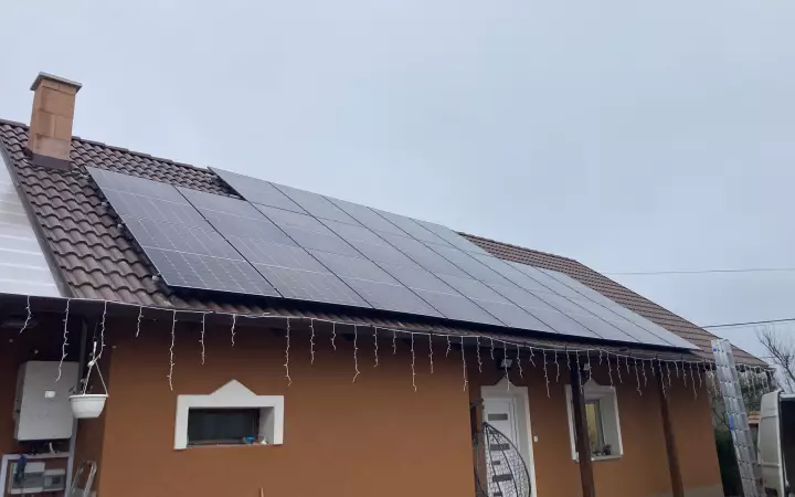 Napelem + tároló rendszer, Perkáta