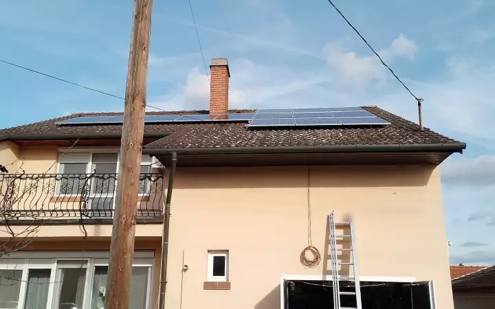 Napelem + tároló rendszer, Szatymaz