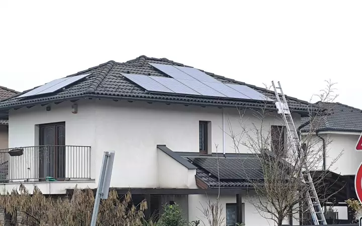 Napelem rendszer, Üröm